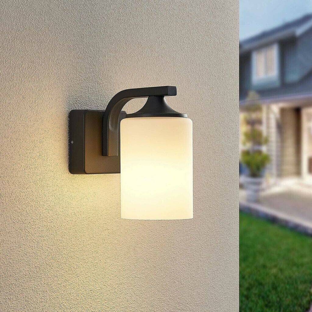 Lindby Yanni's outdoor wall light Lámparas de exterior