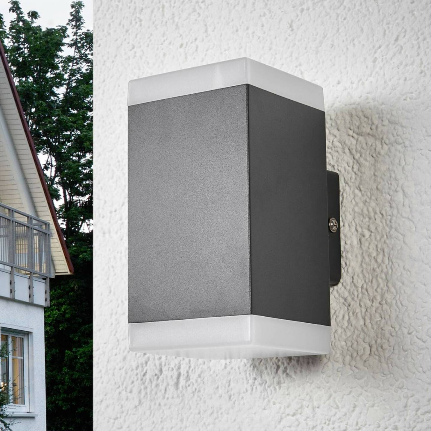 Lampenwelt.com Hedda - angular LED outdoor wall light Lámparas de exterior